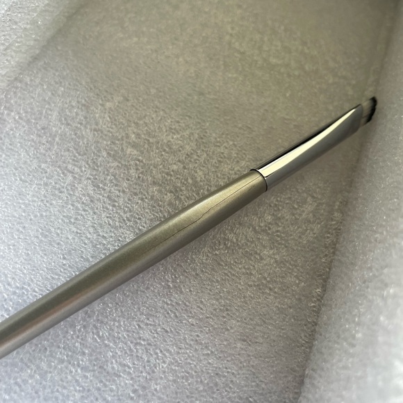 Esum Silver Makeup Brush Set - Picture 4 of 5